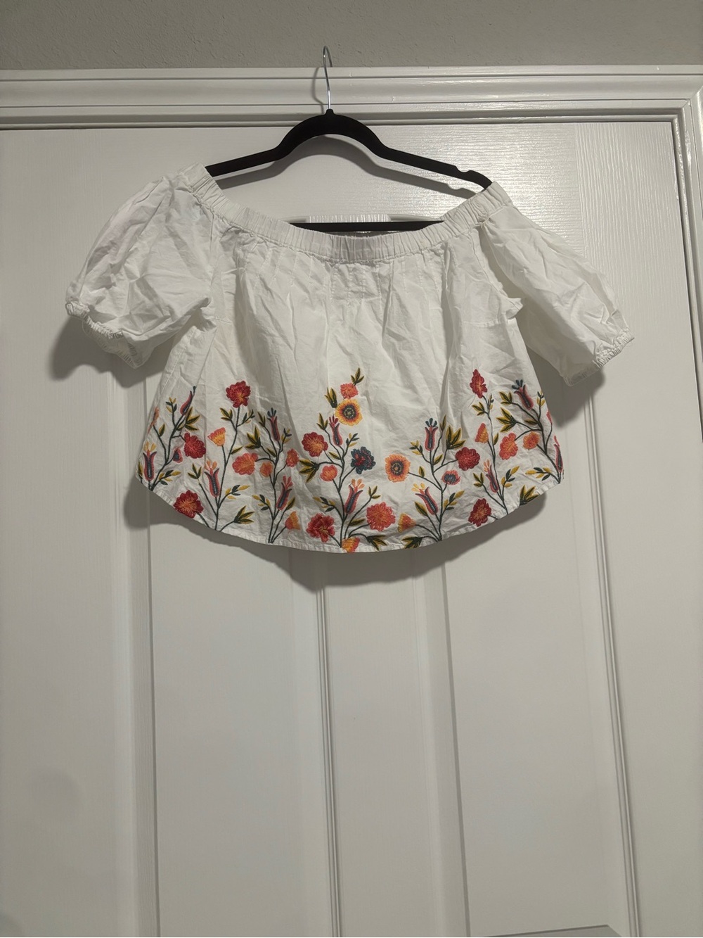 Bershka White Off-Shoulder Crop Top with Multicolor Floral Embroidery